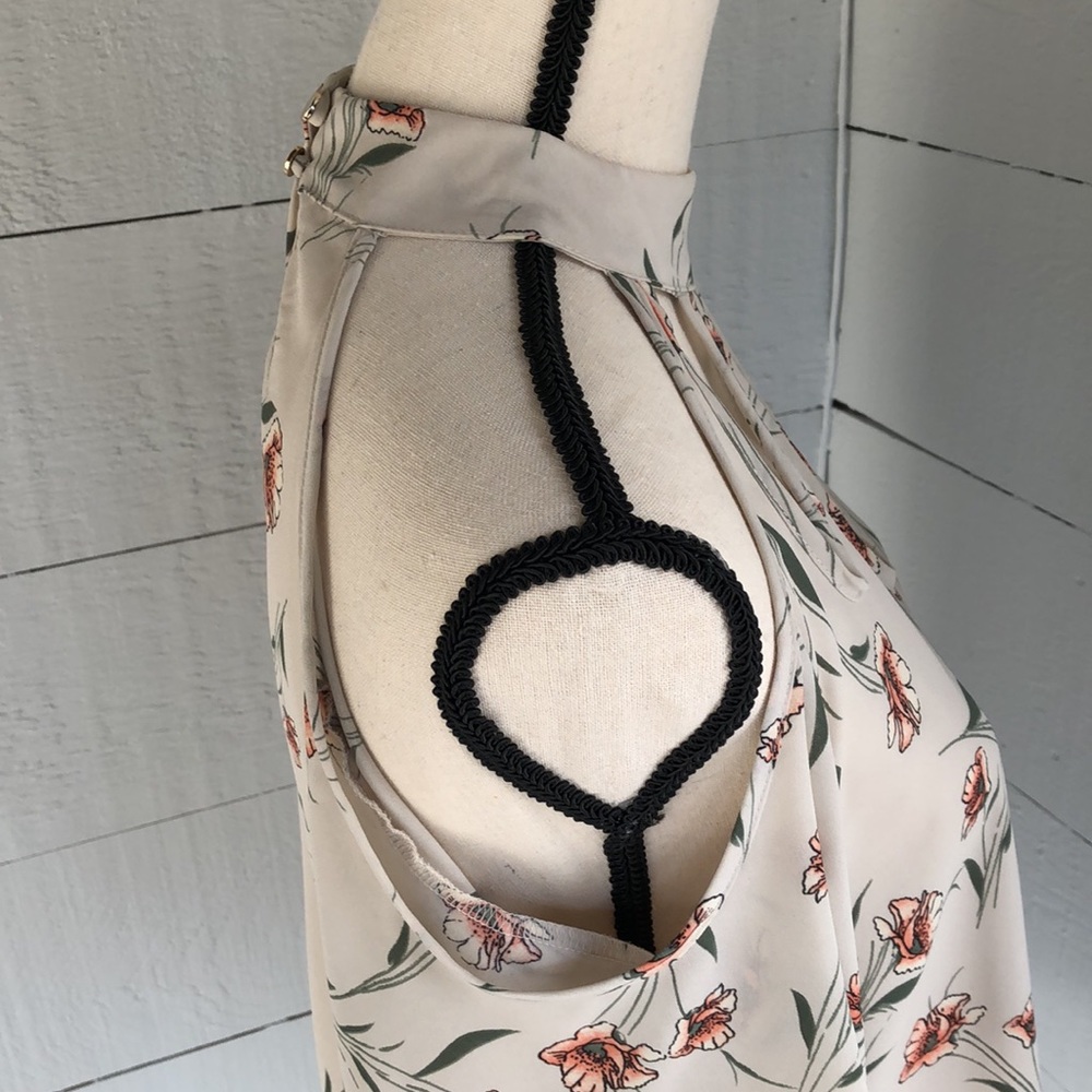 Flowered Top - Picture 4 of 5